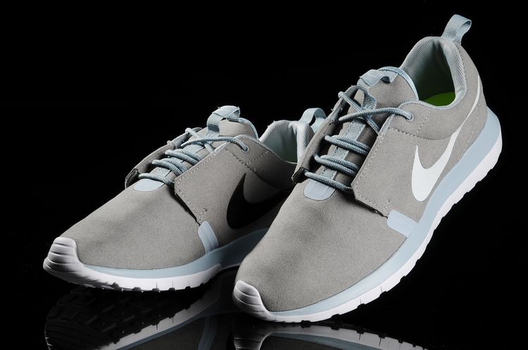 NIKE ROSHERUN NM 3M fur blanc gris nouvelles chaussures (4)